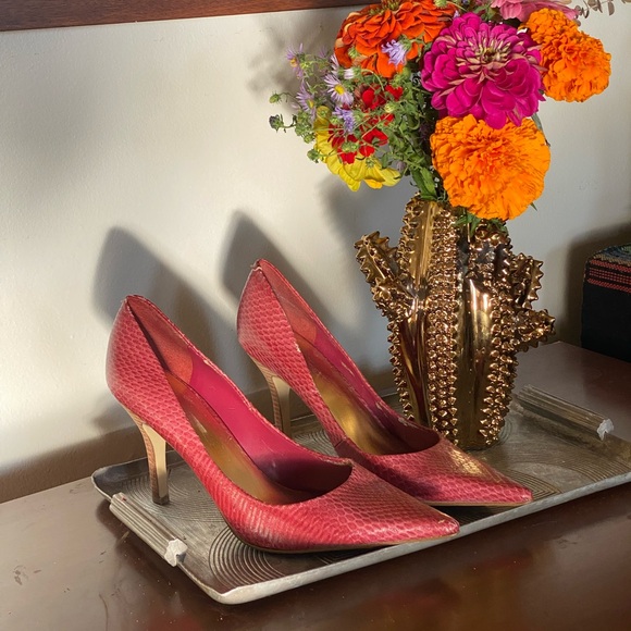 Barbie Pink faux snake skin stiletto pumps - Picture 2 of 13